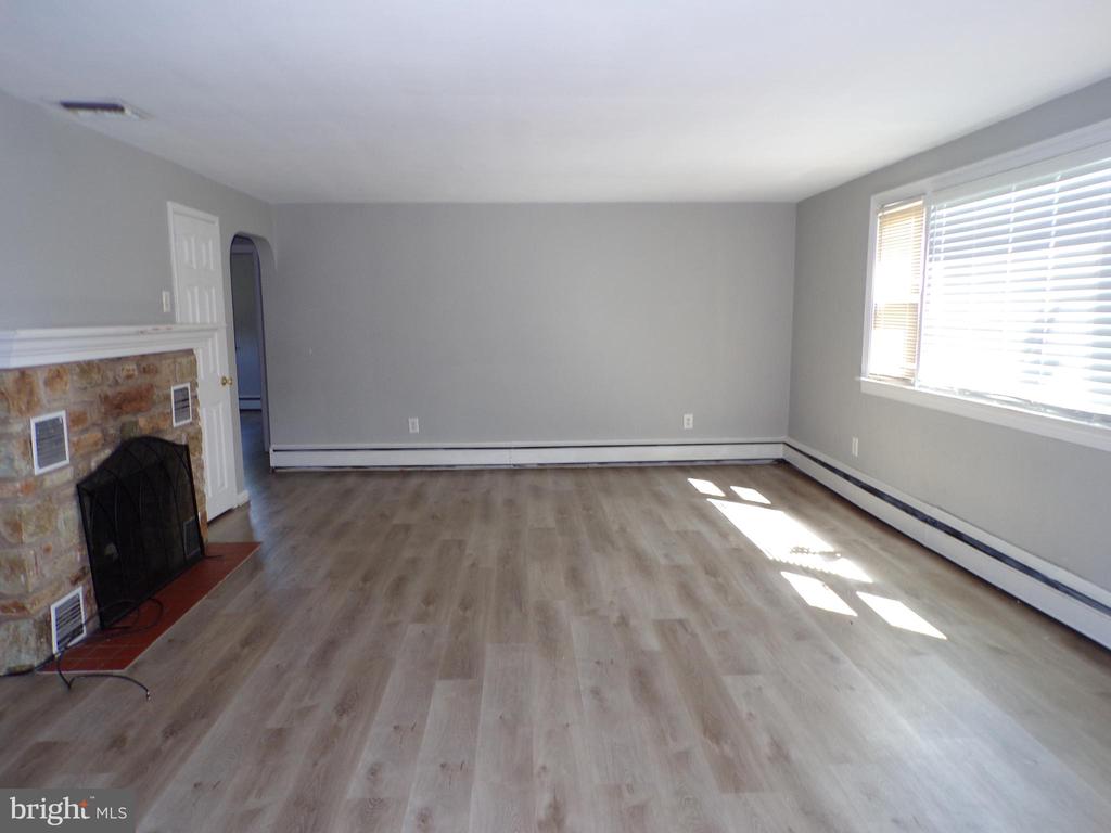16 N Eastview Ave