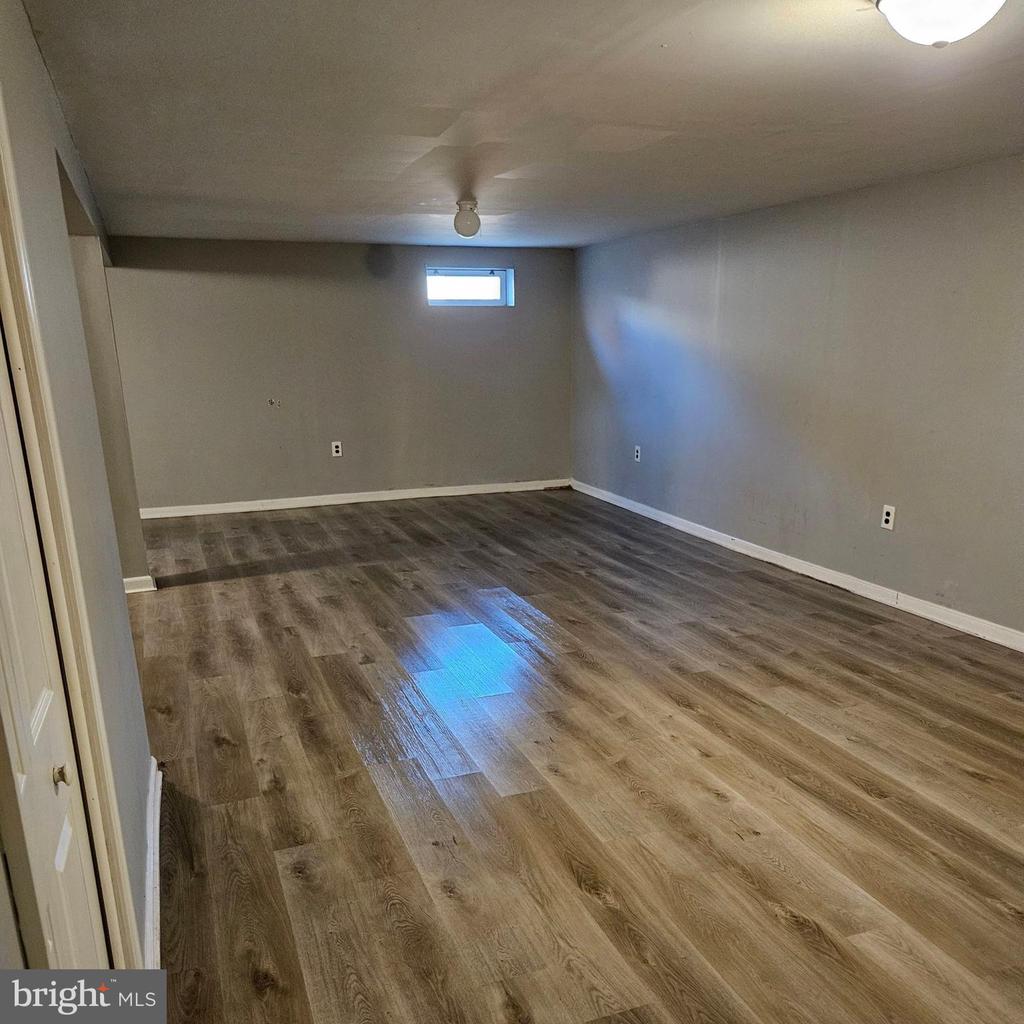 16 N Eastview Ave