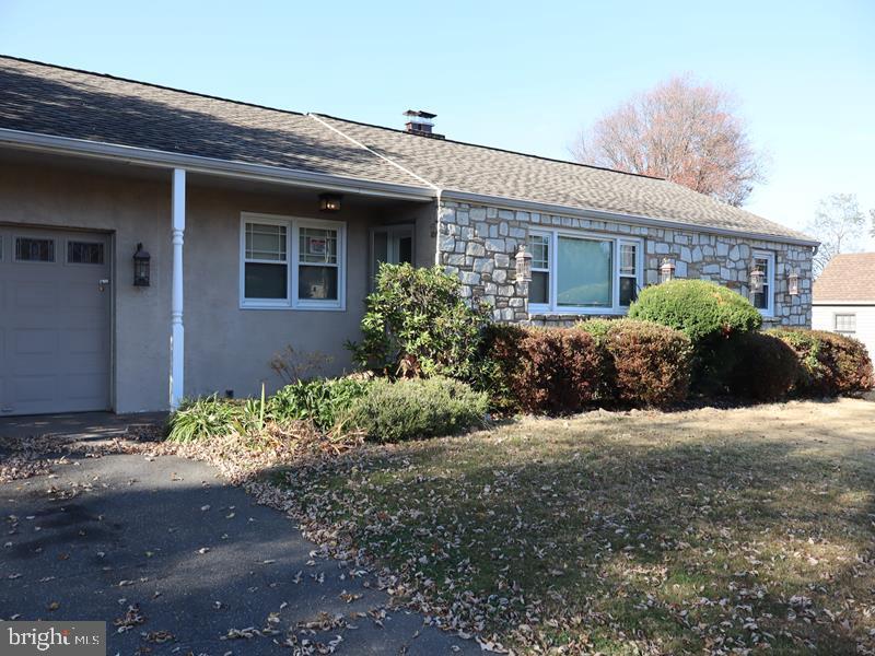 16 N Eastview Ave