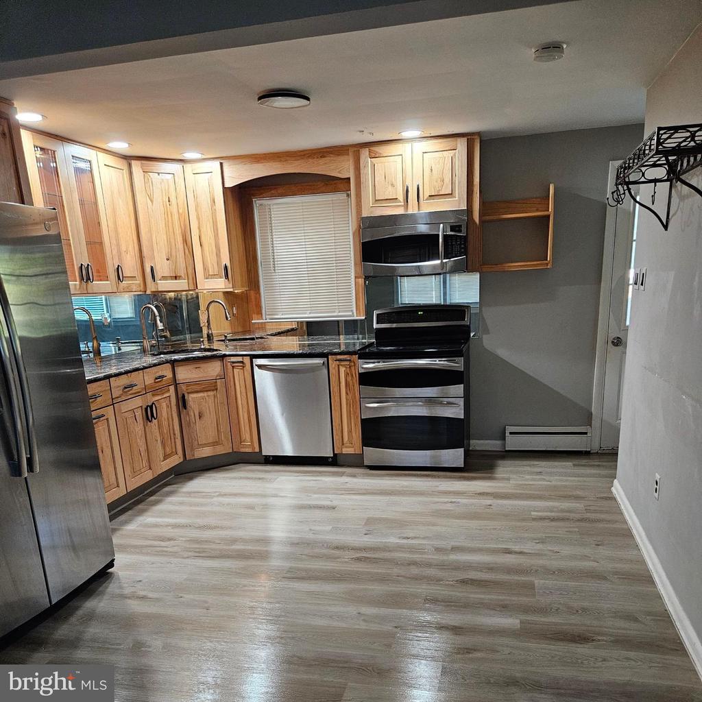 16 N Eastview Ave