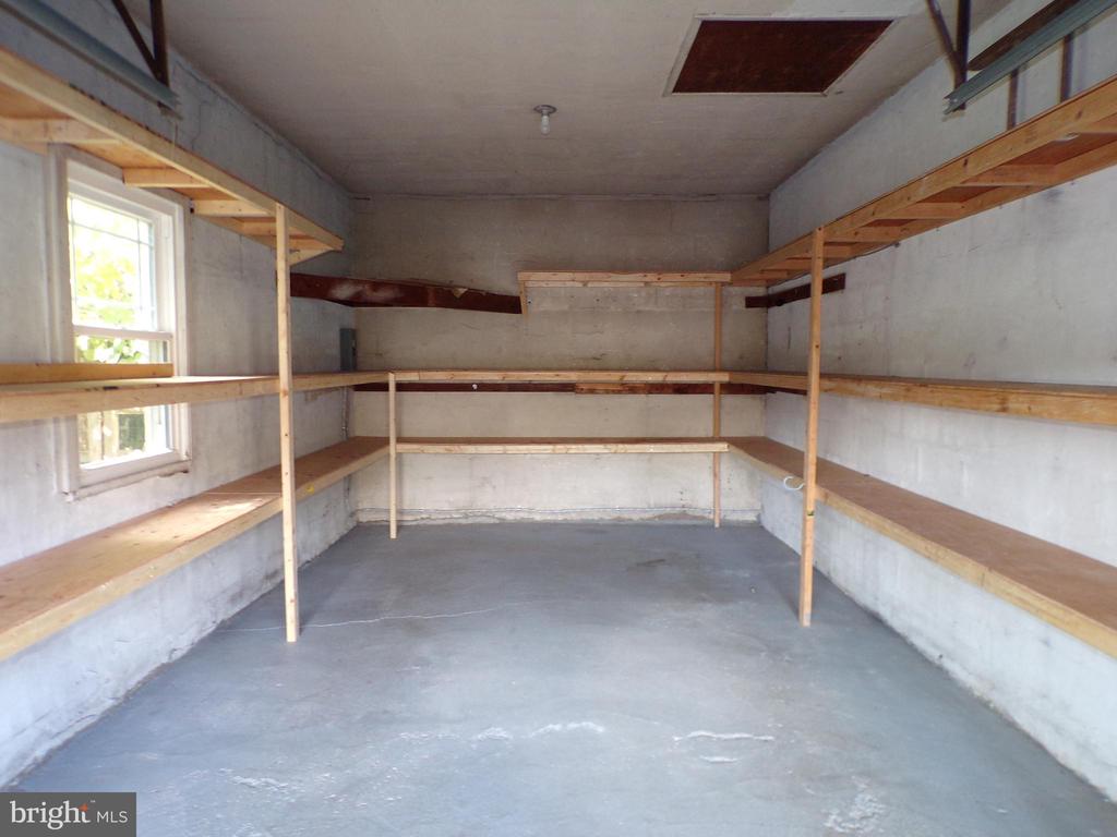 16 N Eastview Ave