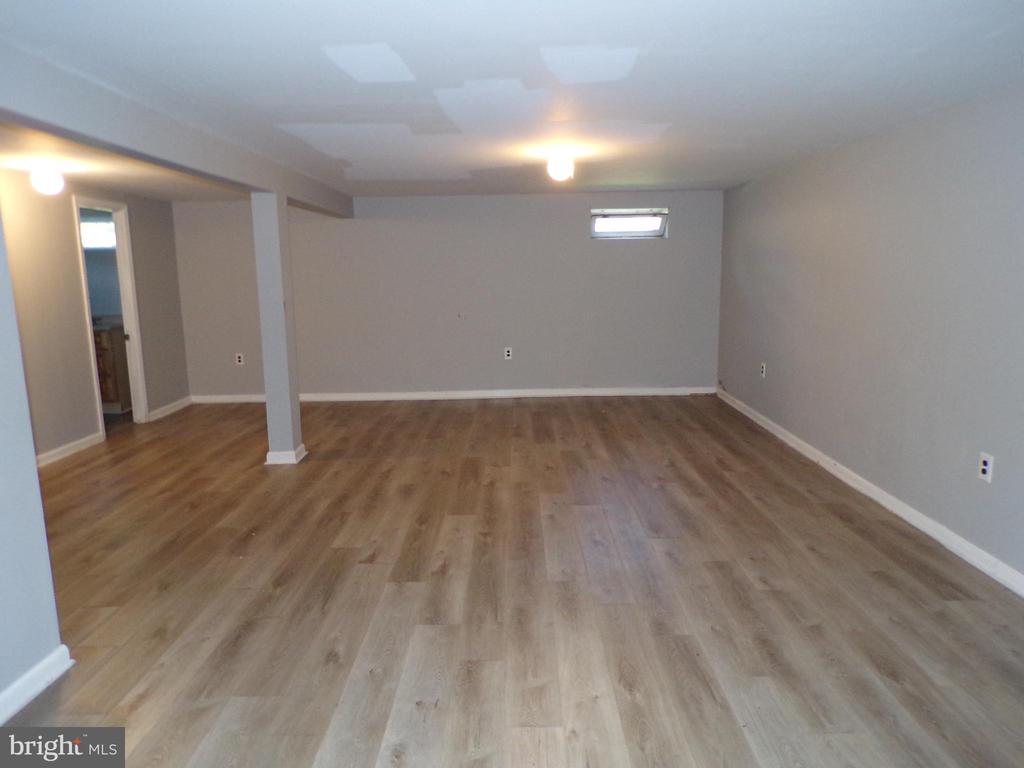 16 N Eastview Ave