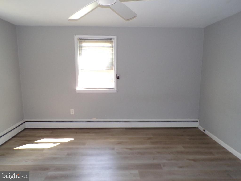 16 N Eastview Ave