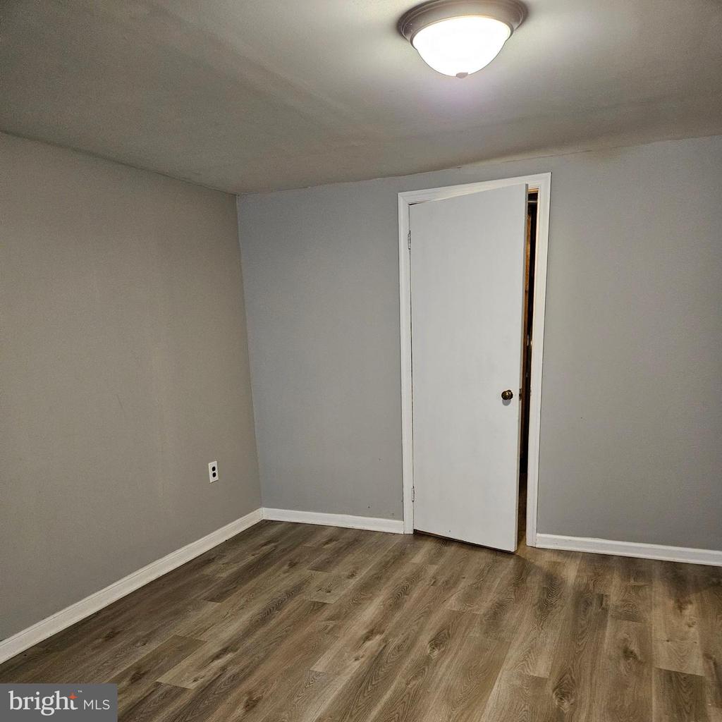 16 N Eastview Ave