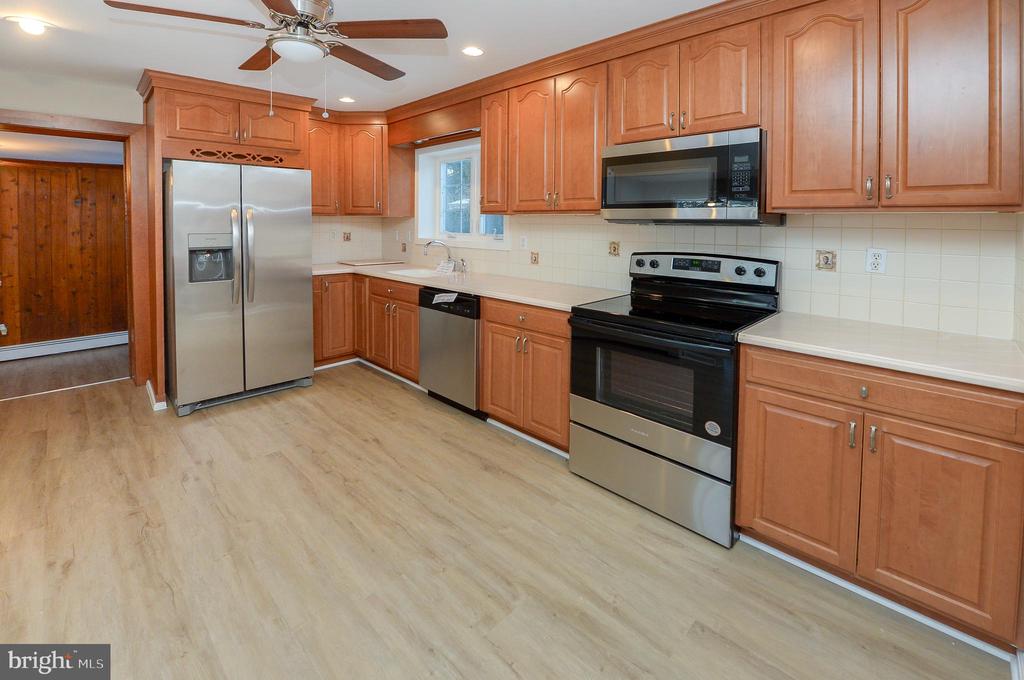 11 Concord Ln