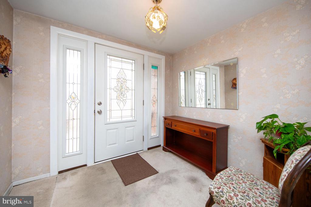 668 Cheryl Dr