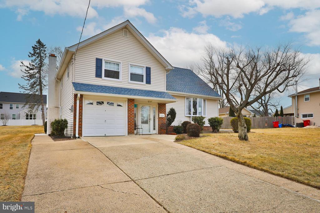 668 Cheryl Dr