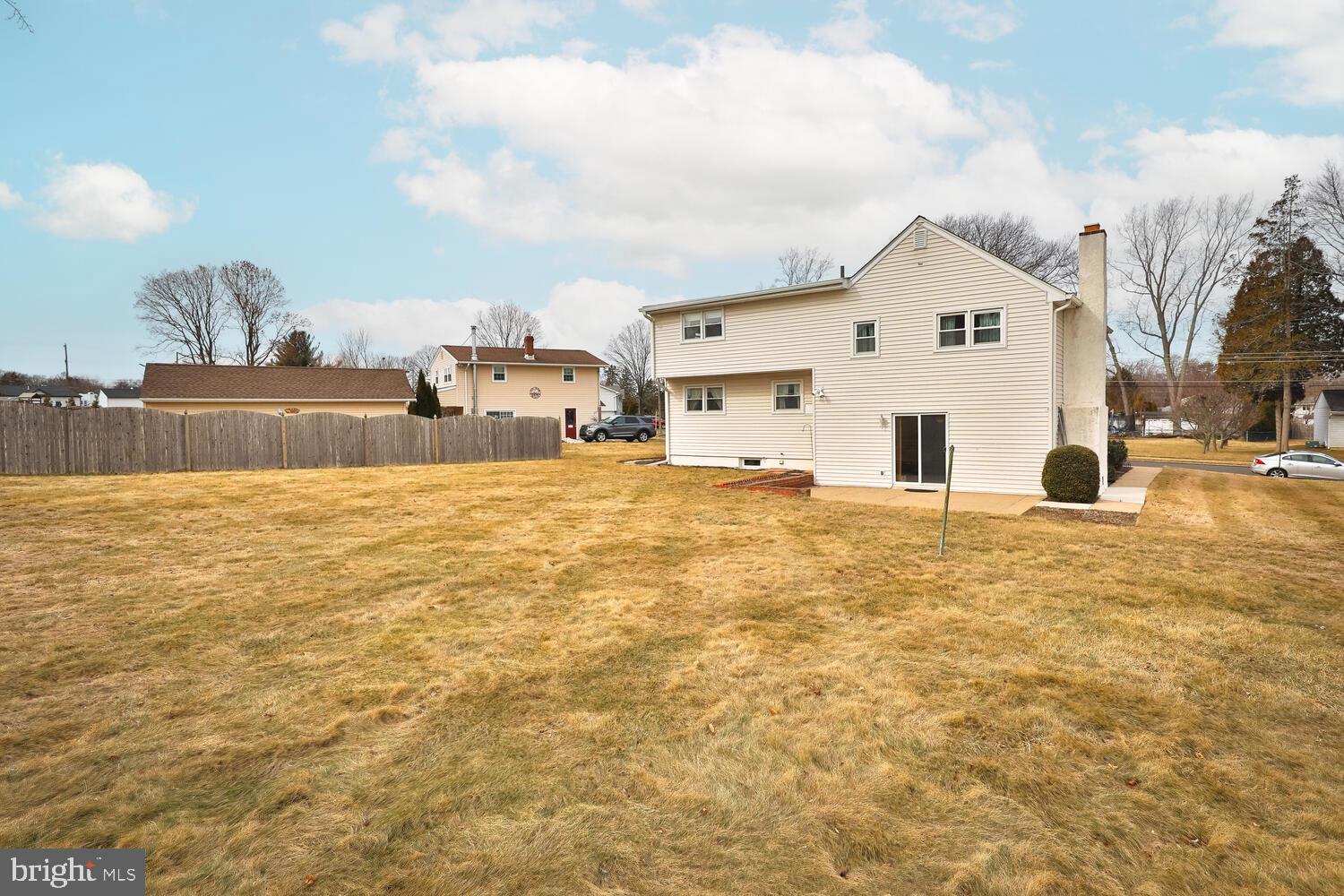668 Cheryl Dr