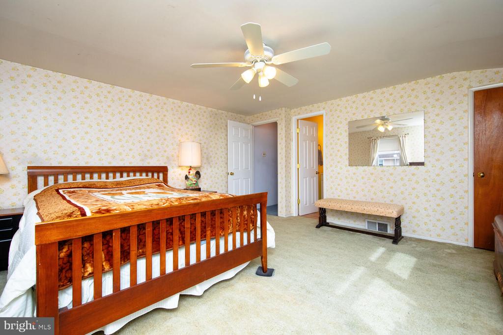 668 Cheryl Dr