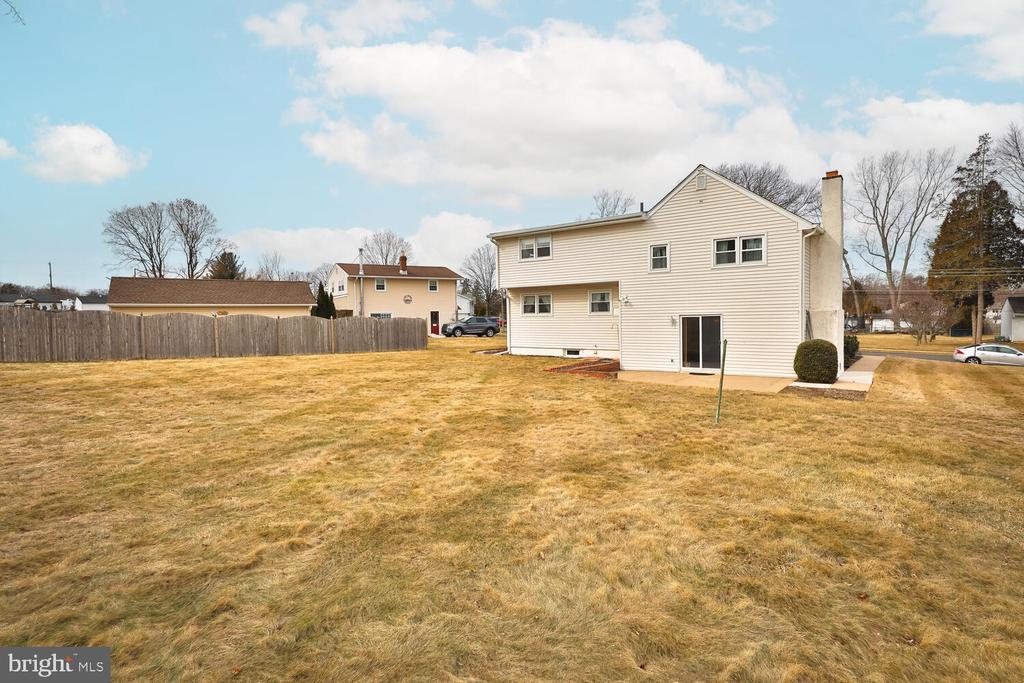 668 Cheryl Dr