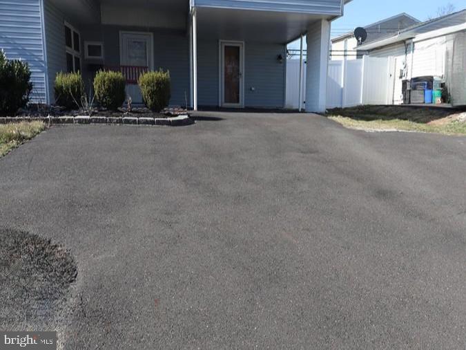 69 Tulip Ln