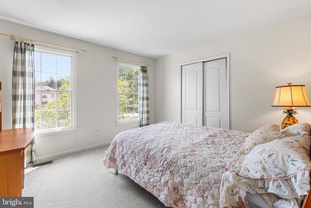 19 Saratoga Ct