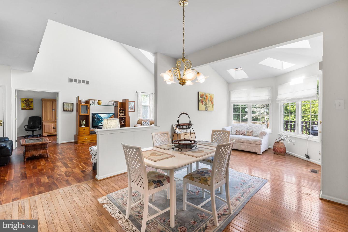 19 Saratoga Ct