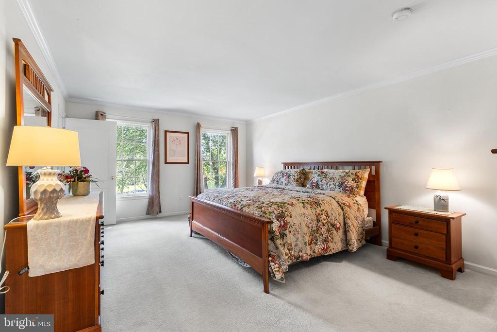 19 Saratoga Ct