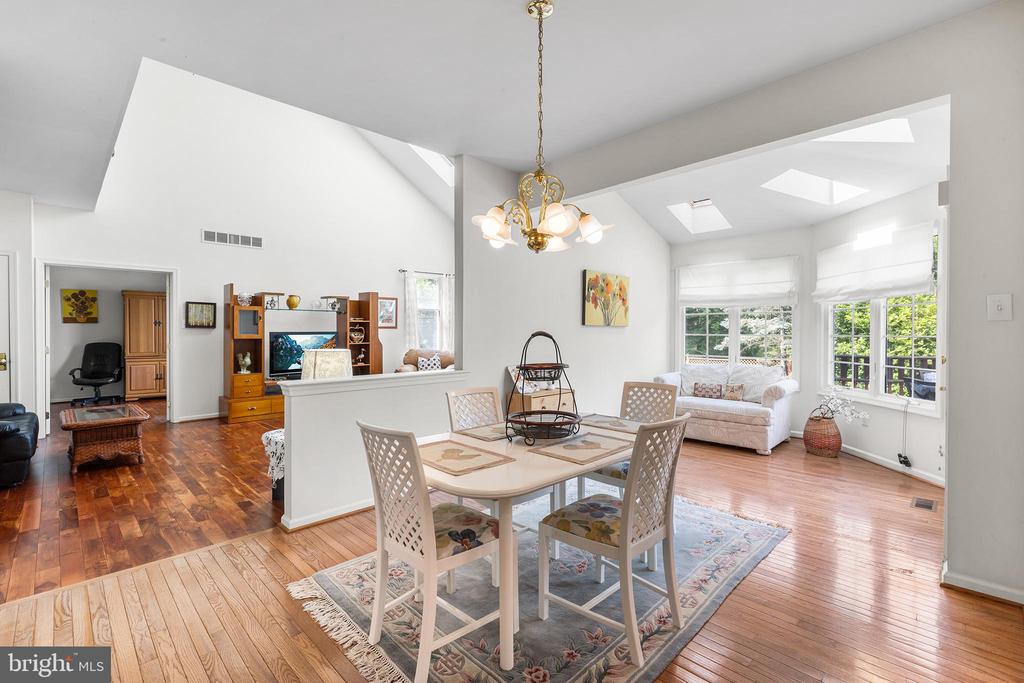 19 Saratoga Ct