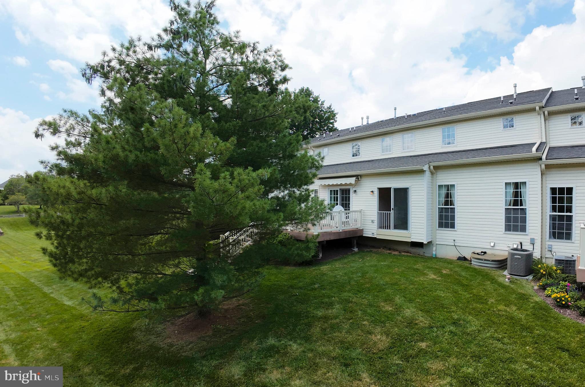 815 Geranium Dr