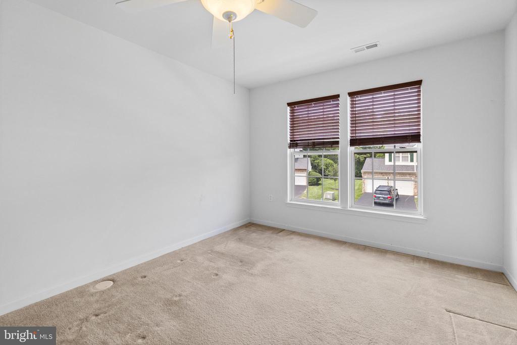 815 Geranium Dr