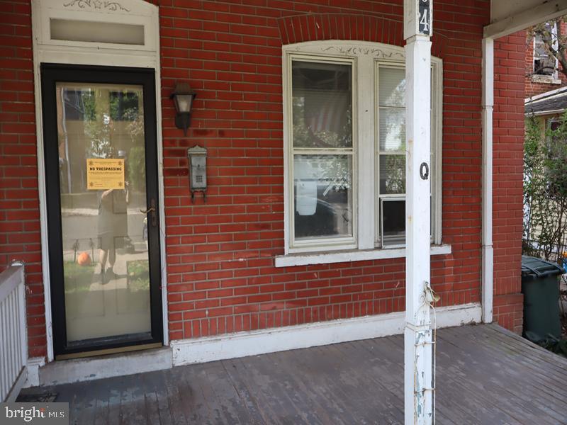 604 W WALNUT STREET