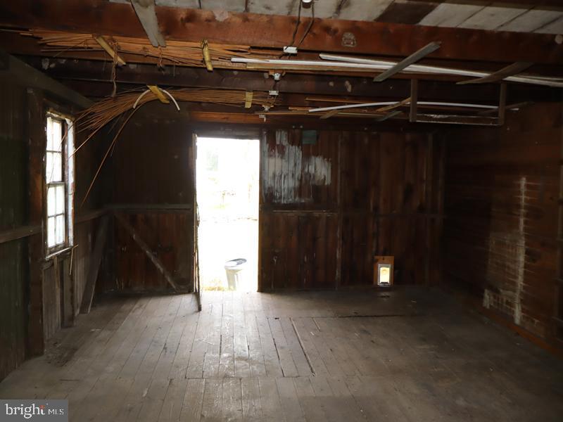 604 W WALNUT STREET