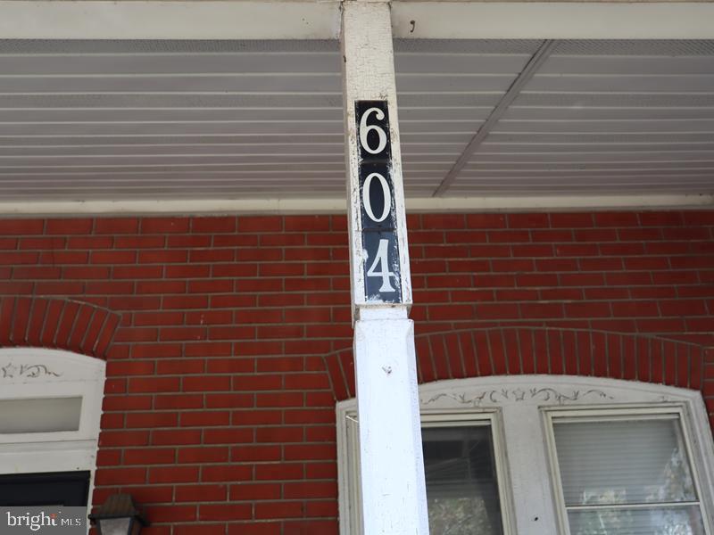 604 W WALNUT STREET