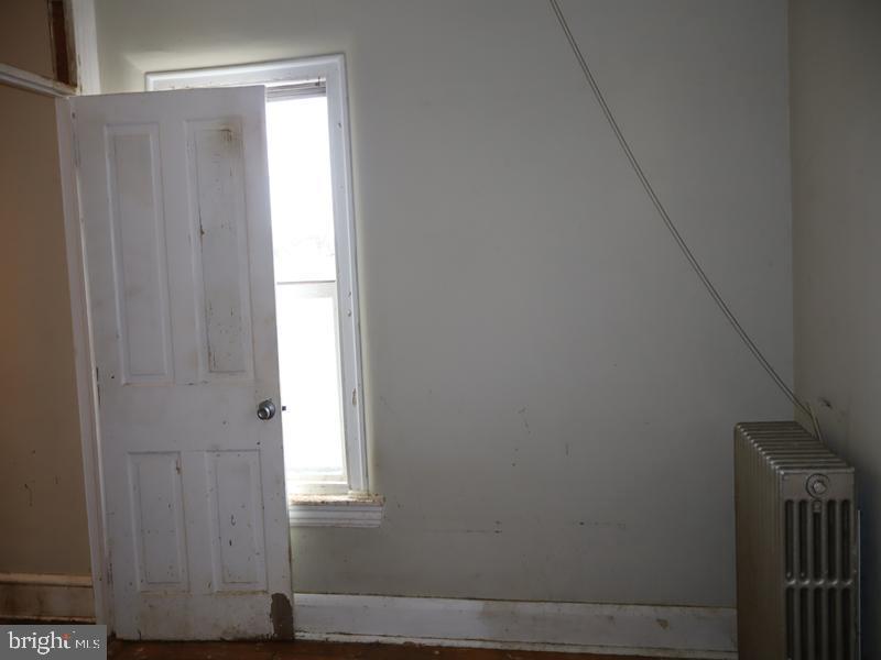 604 W WALNUT STREET