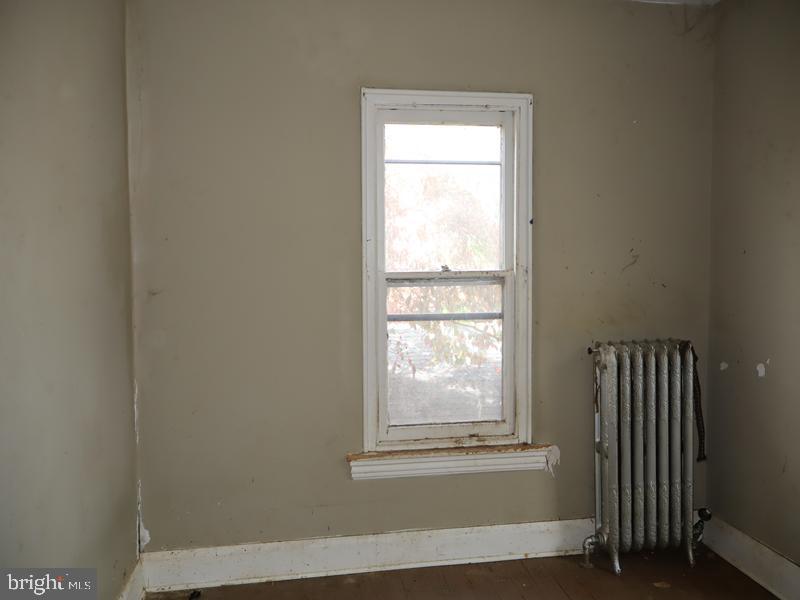 604 W WALNUT STREET