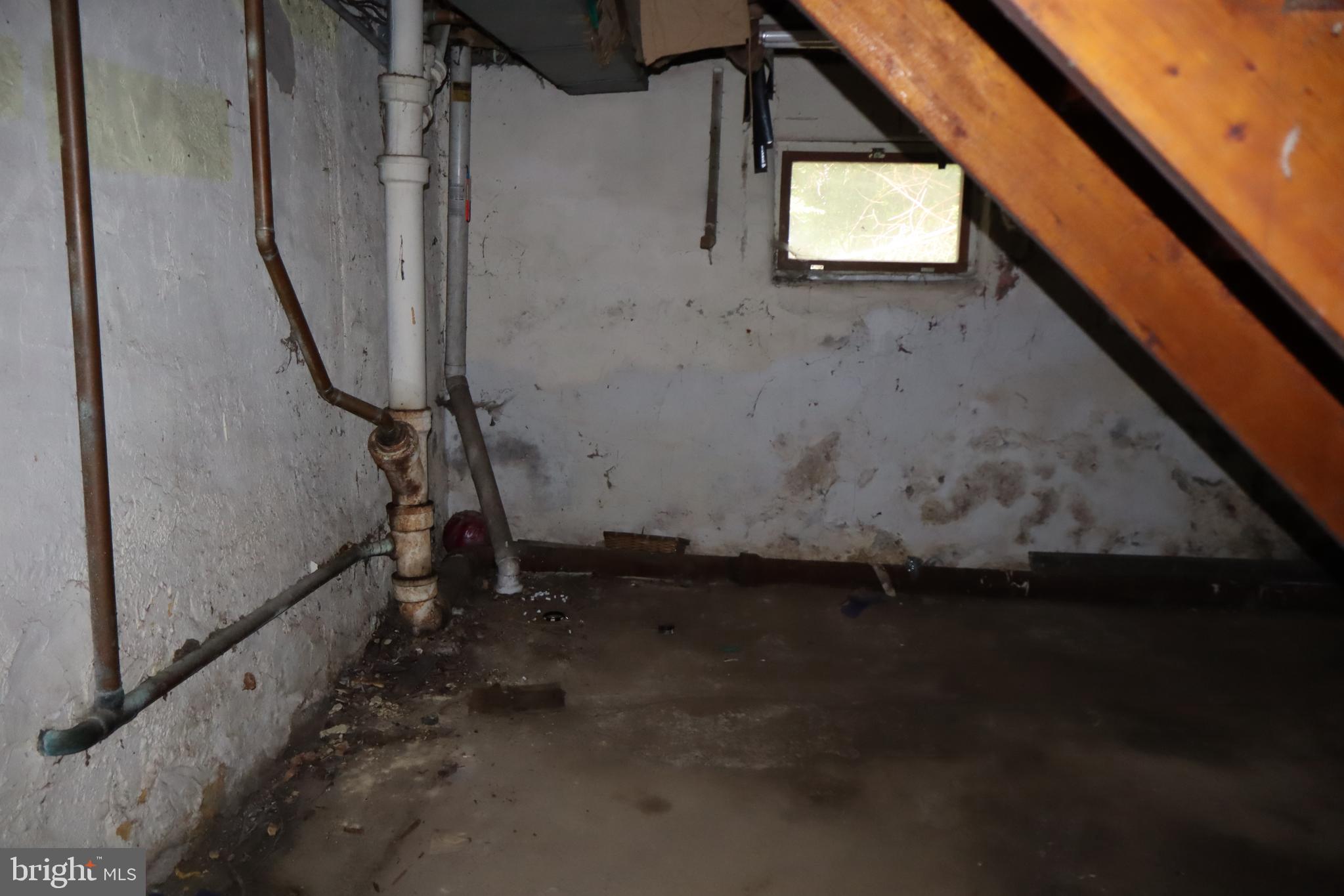 1524 HIGHLAND AVENUE