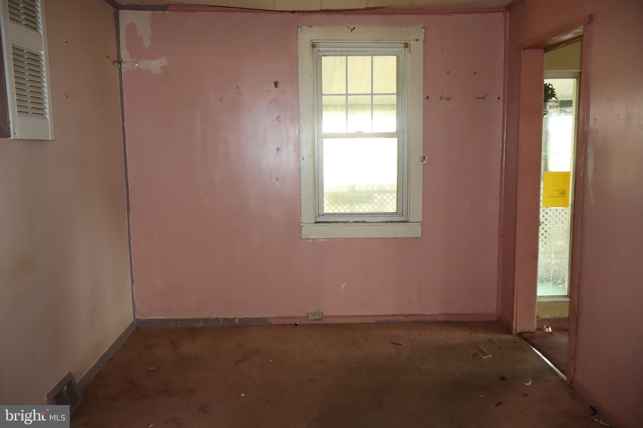 1524 HIGHLAND AVENUE