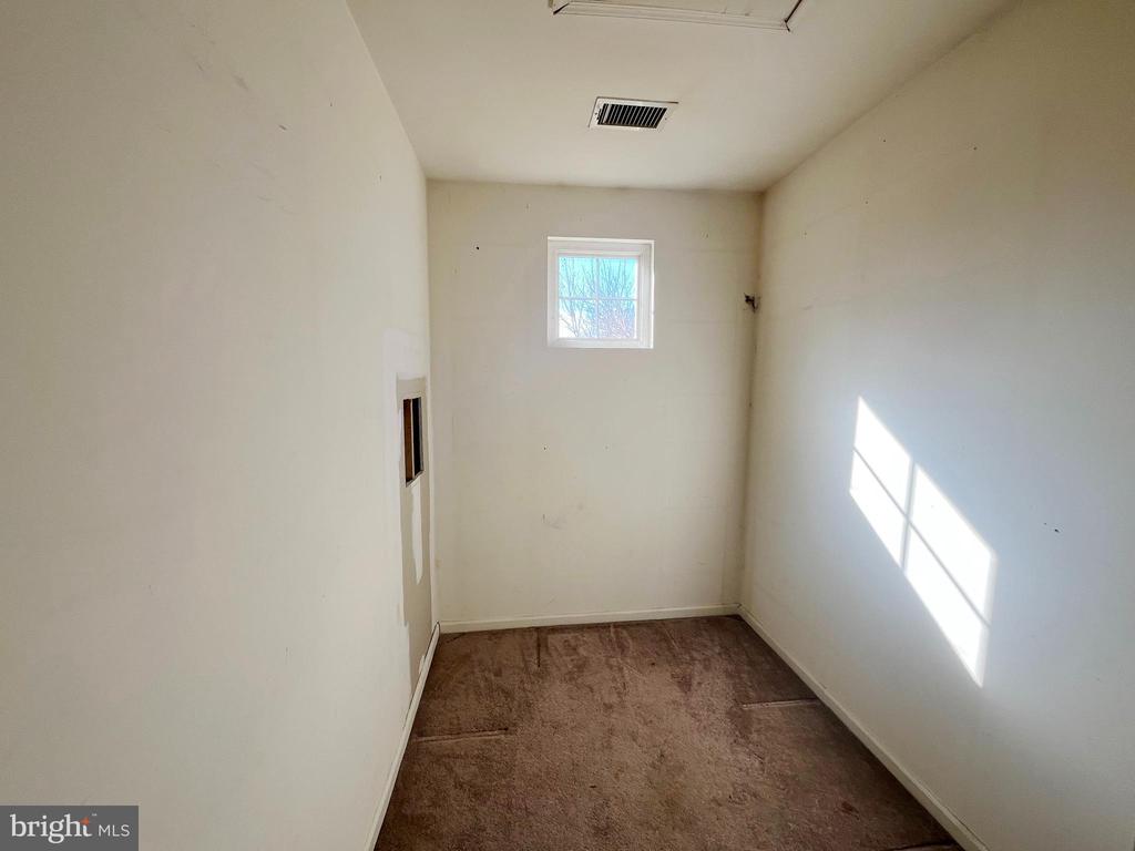 972 WINDSOR ROAD