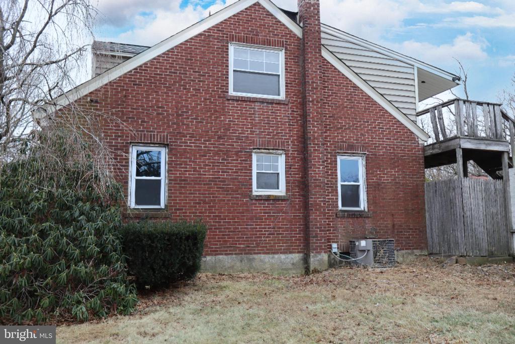 1820 HILLTOWN PIKE