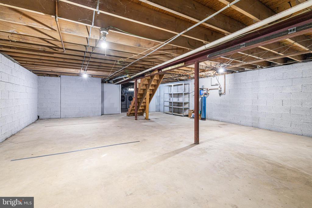 2091 MEETINGHOUSE ROAD