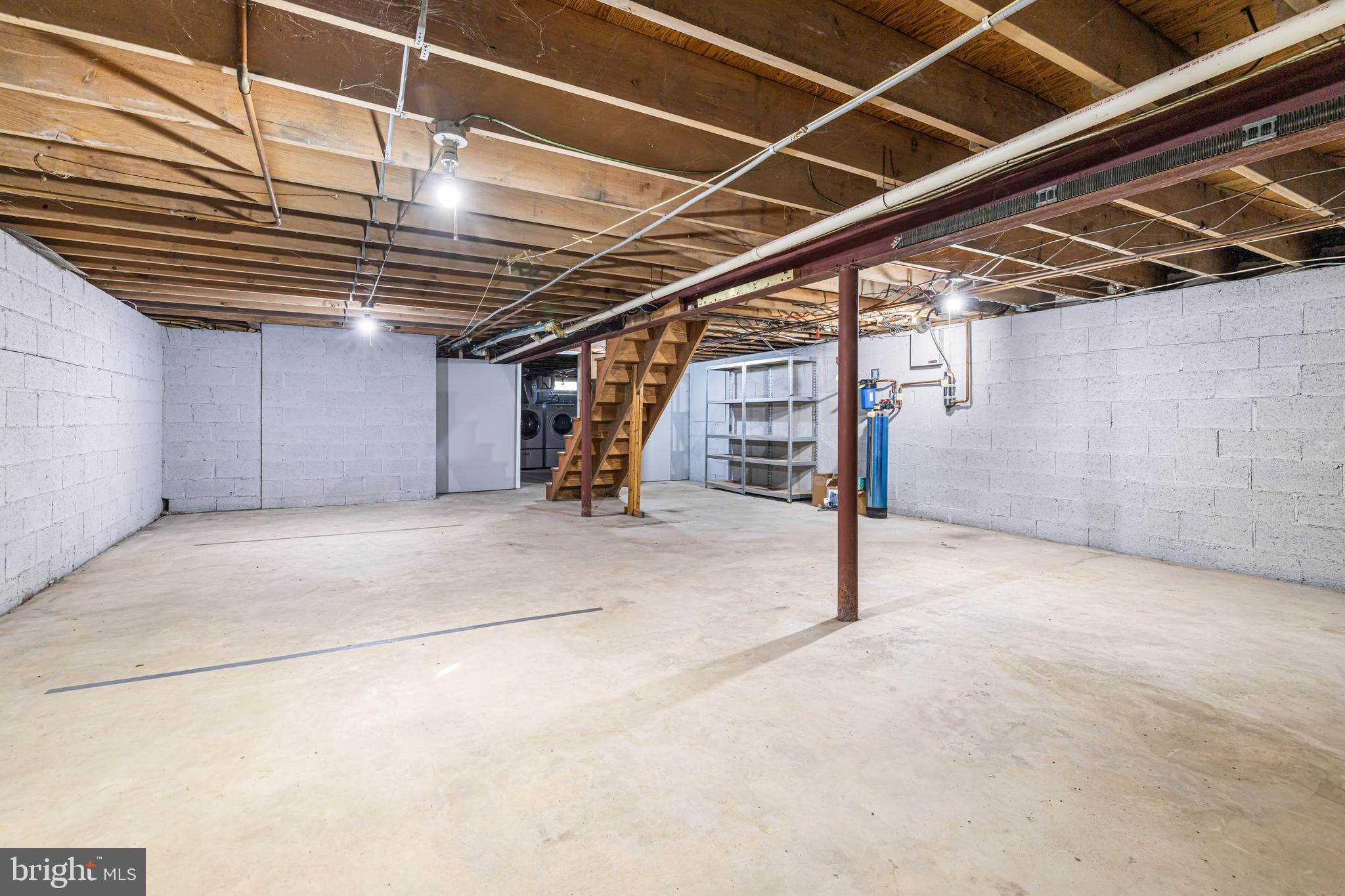 2091 MEETINGHOUSE ROAD