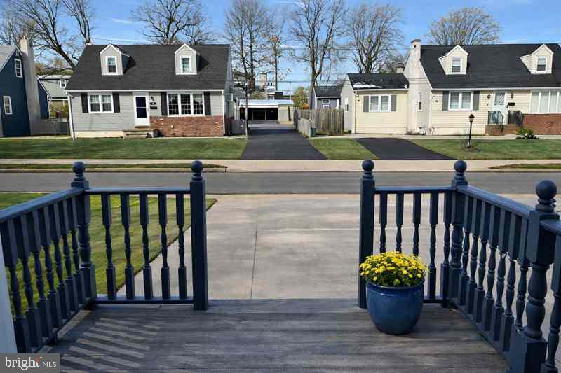 11 CAROLINA AVENUE
