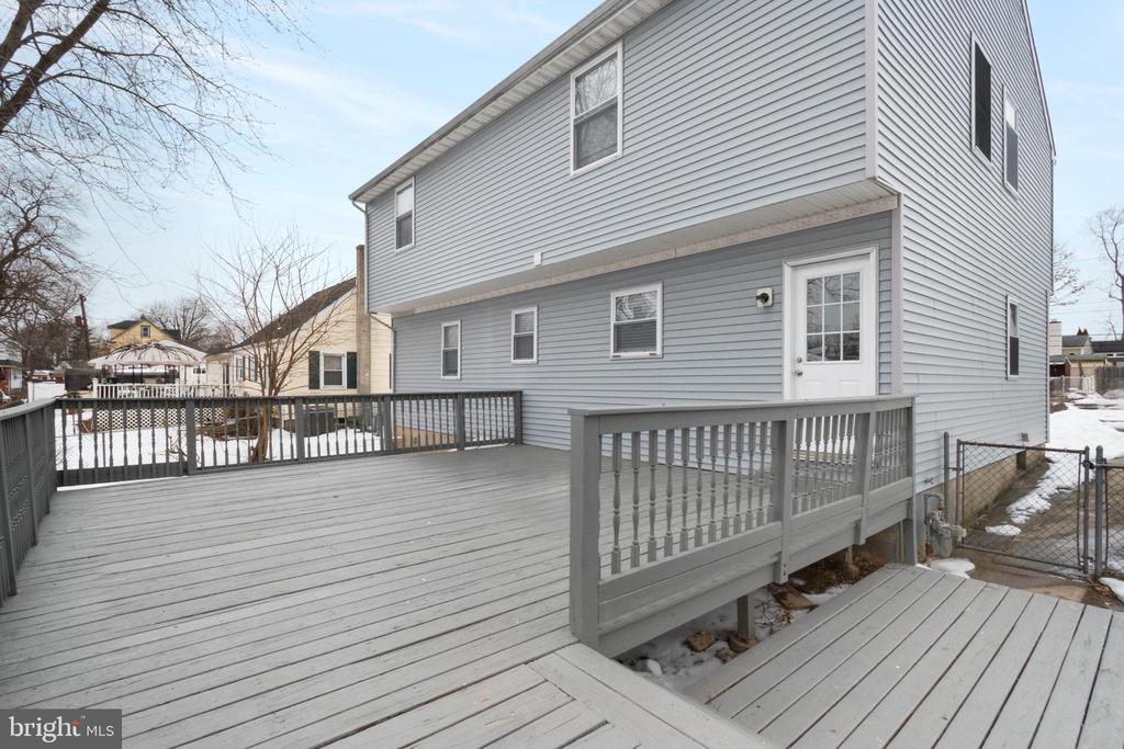 11 CAROLINA AVENUE