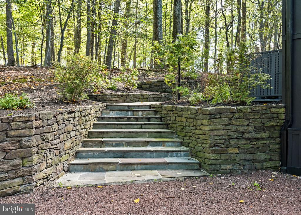 2905 ASH MILL ROAD
