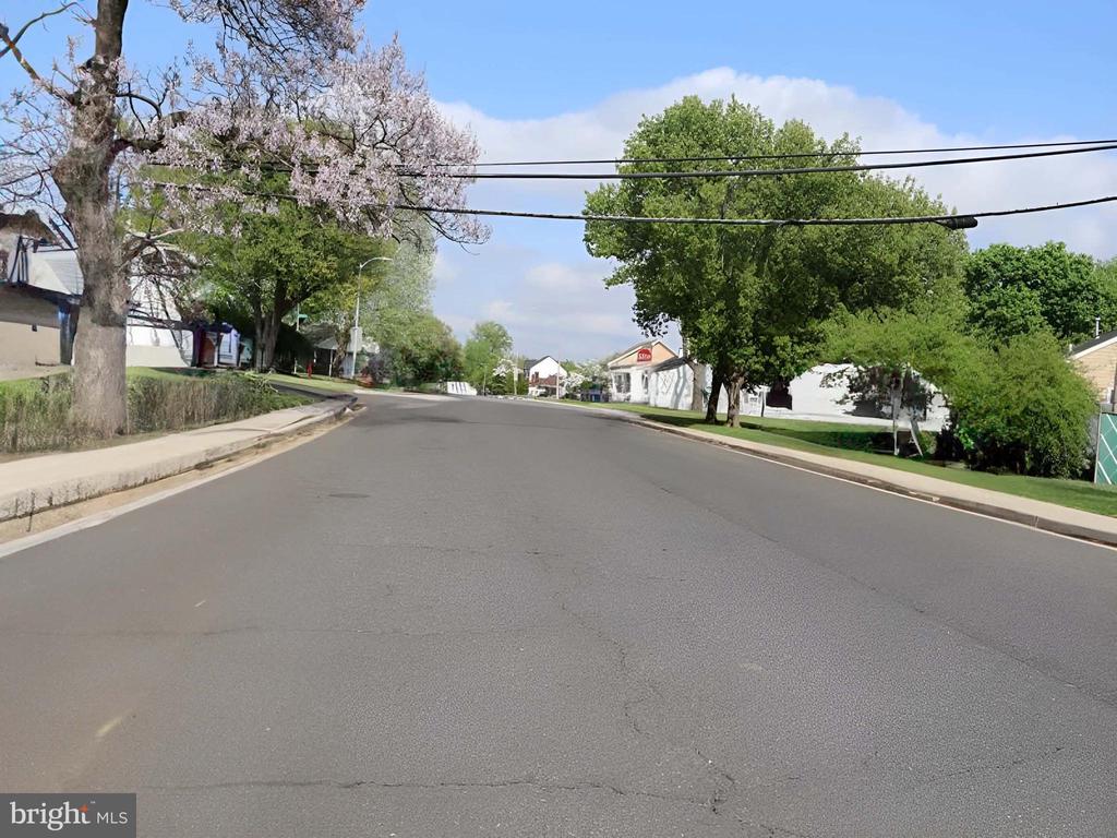 684 AUSTIN DRIVE