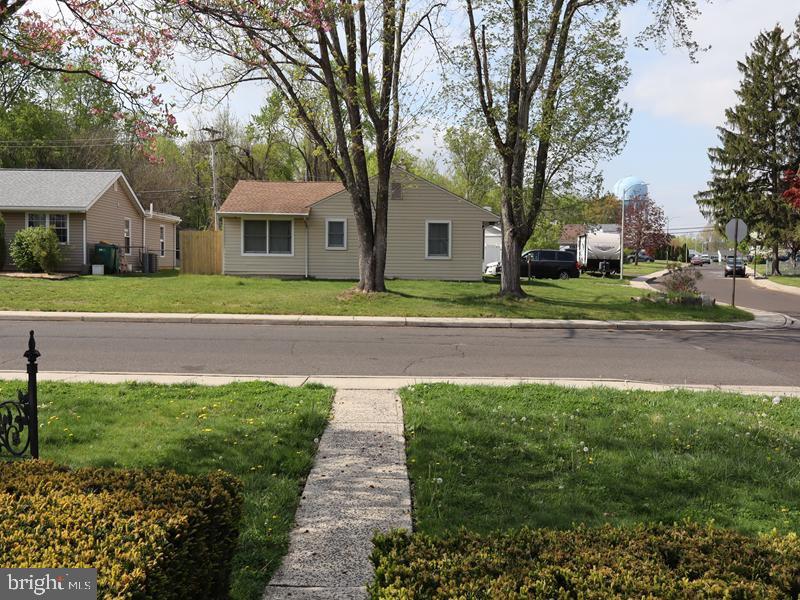 684 AUSTIN DRIVE