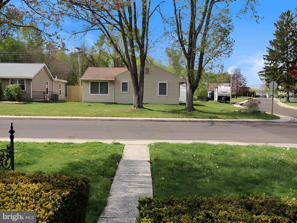684 AUSTIN DRIVE