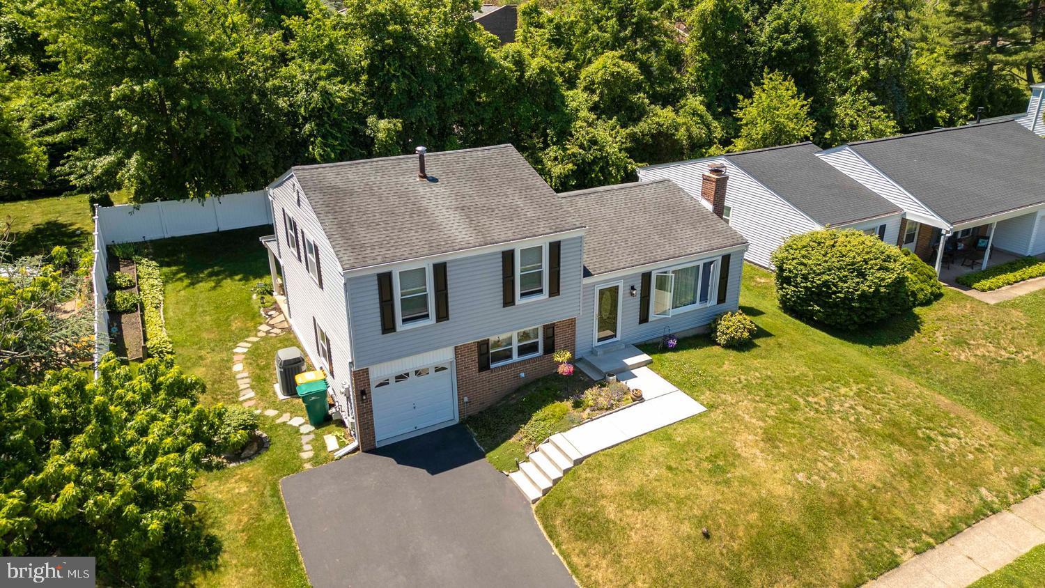 3271 CLARIDGE ROAD