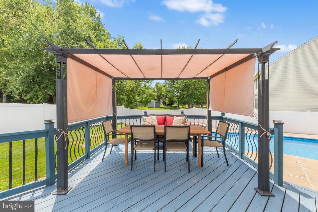 217 WAYSIDE DRIVE