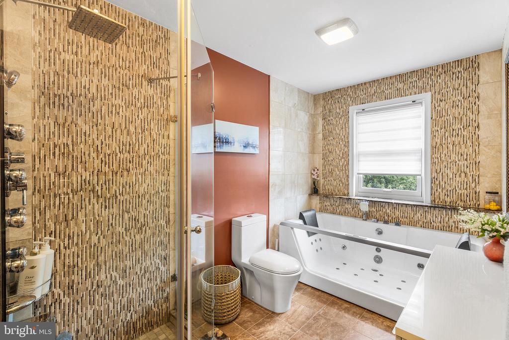 217 WAYSIDE DRIVE