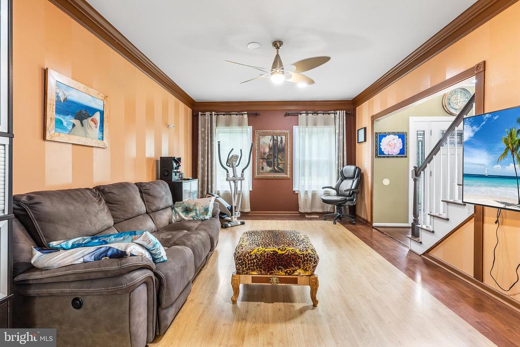 217 WAYSIDE DRIVE