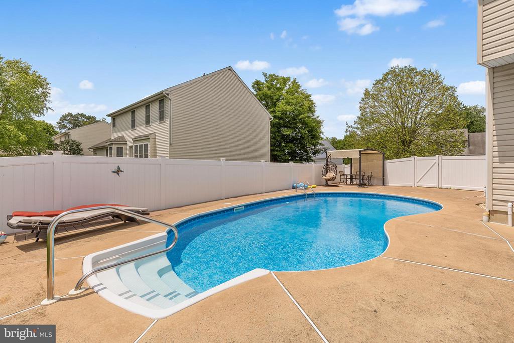 217 WAYSIDE DRIVE