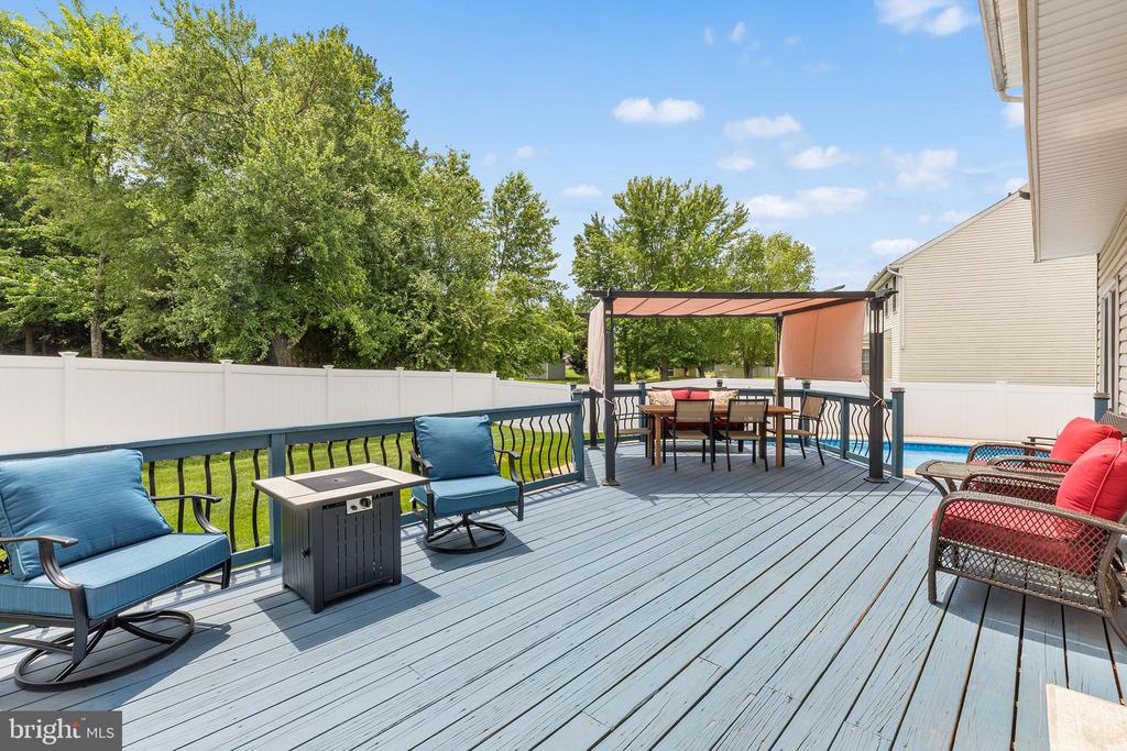 217 WAYSIDE DRIVE