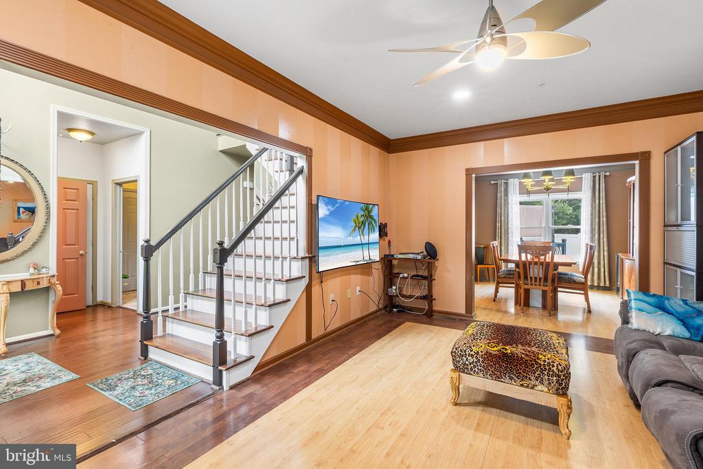 217 WAYSIDE DRIVE
