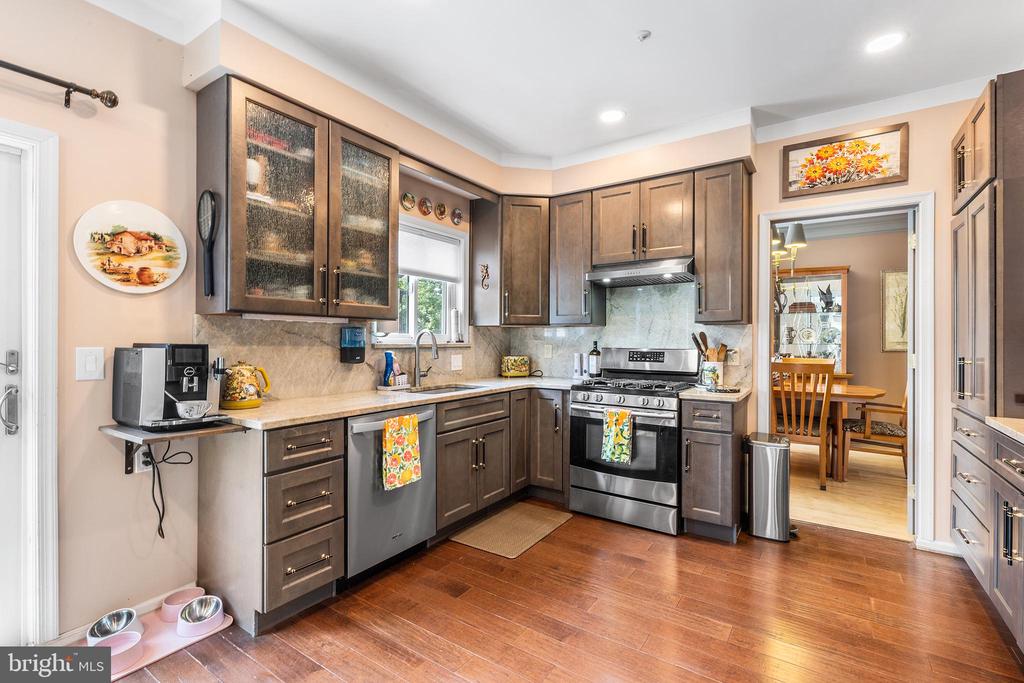 217 WAYSIDE DRIVE