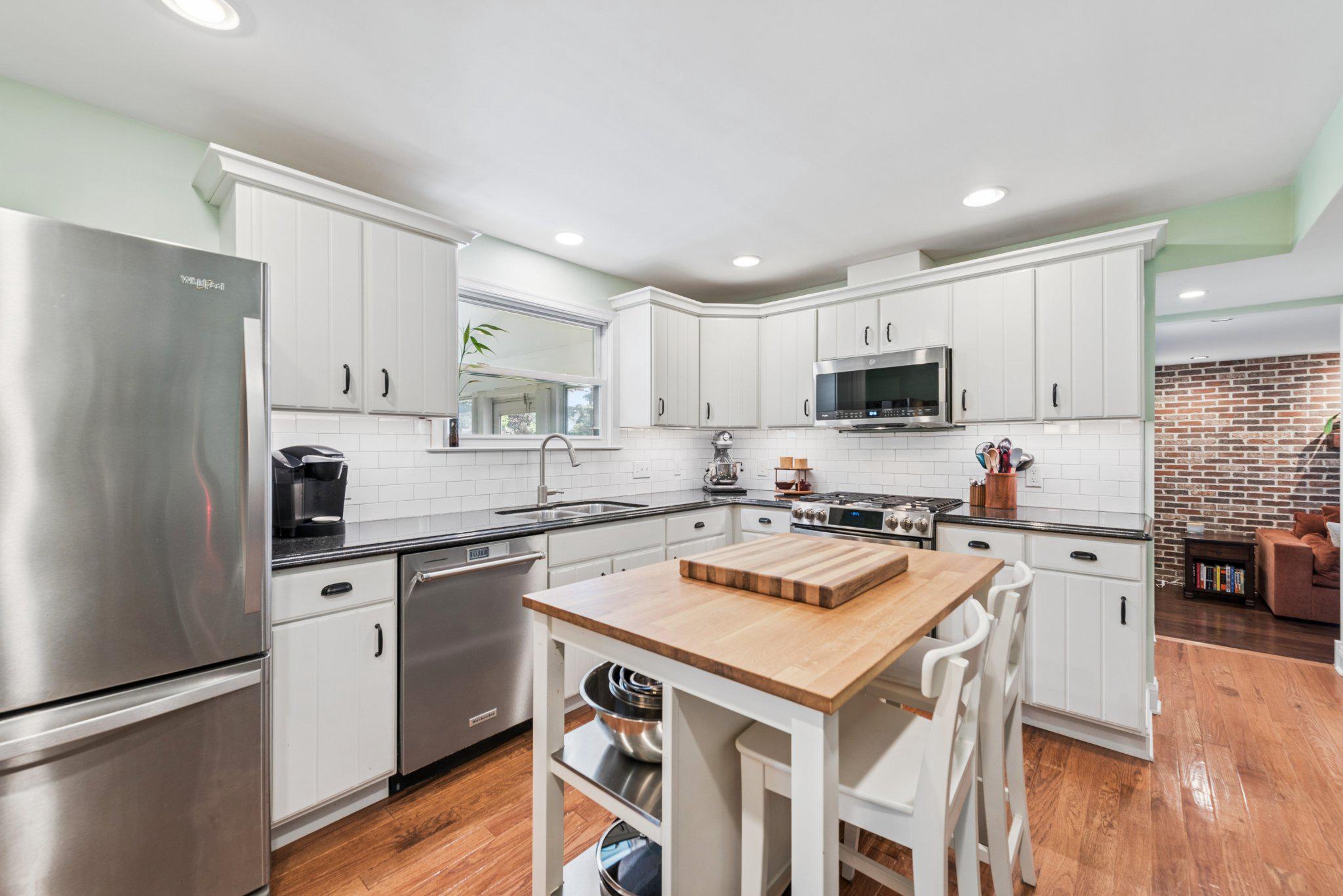 275 WAVERLY ROAD