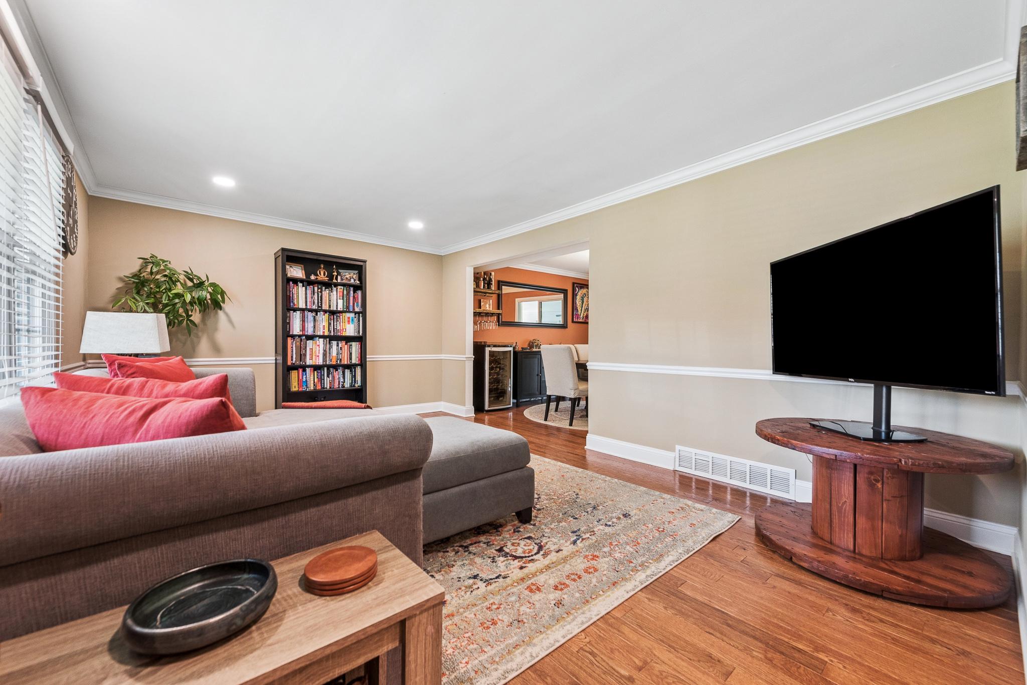 275 WAVERLY ROAD