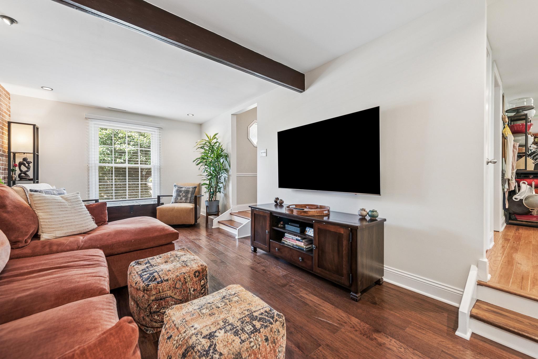 275 WAVERLY ROAD