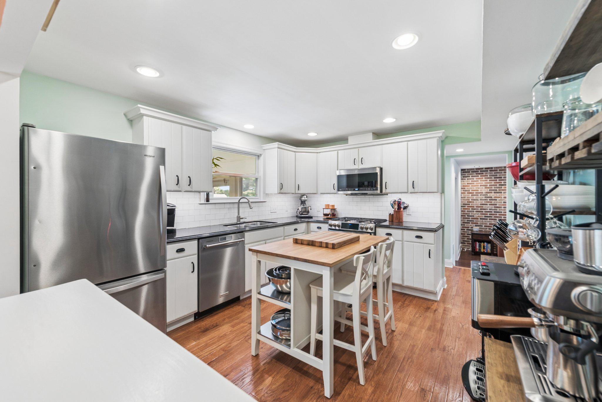 275 WAVERLY ROAD